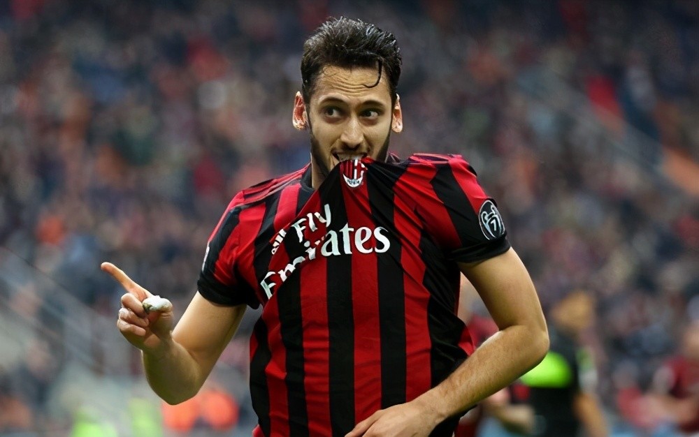  法兰克福中场核心续约谈判陷入僵局引担忧  